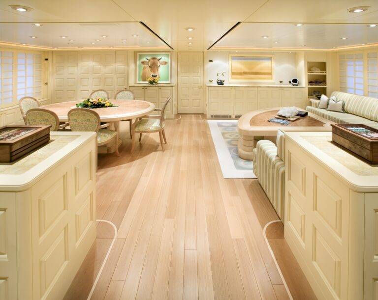Sky-lounge Profile On Board Yacht LAUREL
