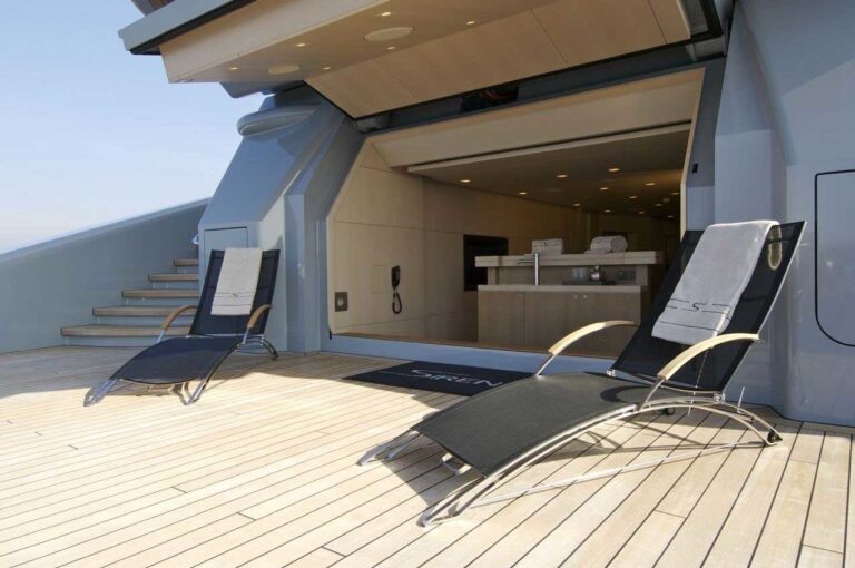 Beach Beachclub On Yacht SIREN