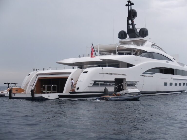 The 73m Yacht YALLA