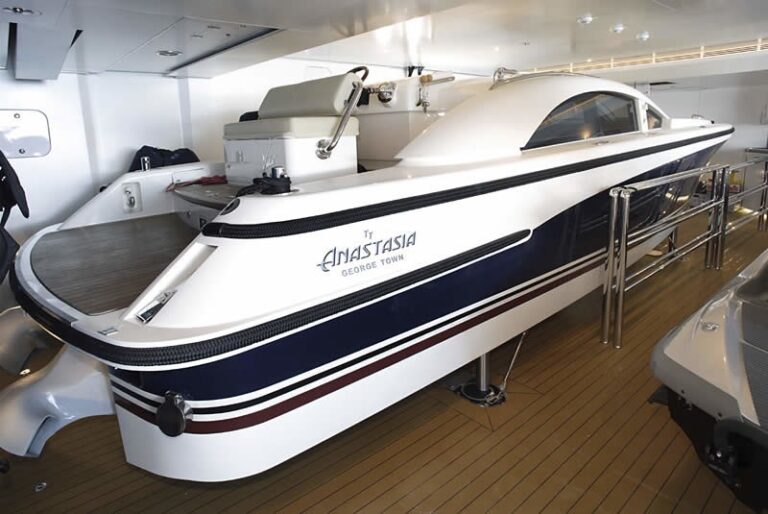 The 76m Yacht ANASTASIA