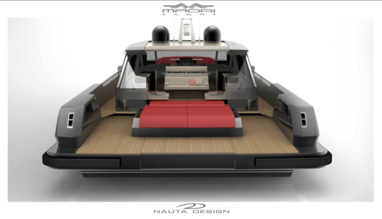 78-Maori-Yacht-Blackmail - rear-view
