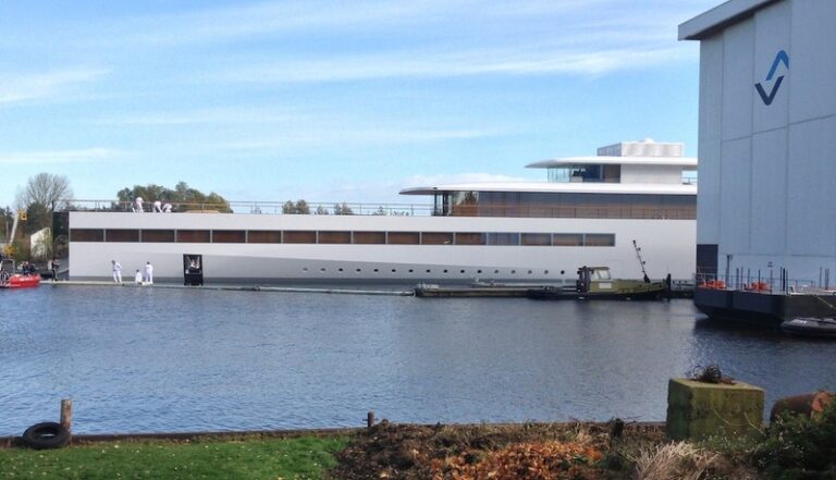 78m Steve Jobs yacht VENUS Photo courtesy of OneMoreThing.nl 001