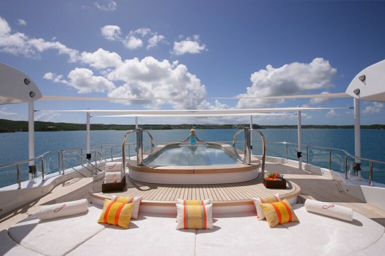 fabulous pool with sunpads