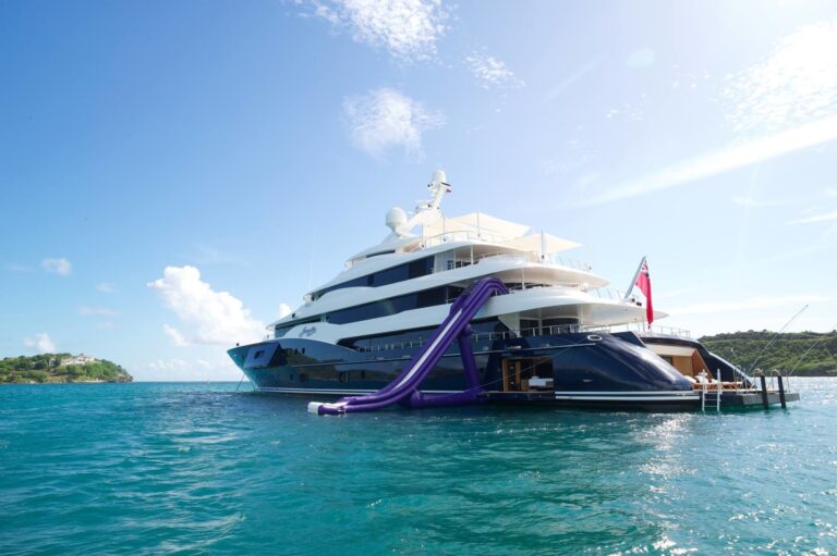 The 78m Yacht AMARYLLIS
