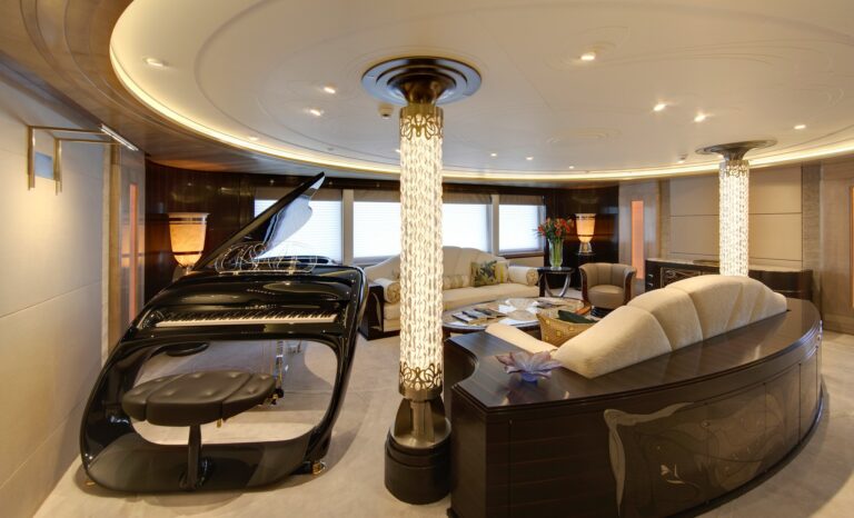 The 78m Yacht AMARYLLIS