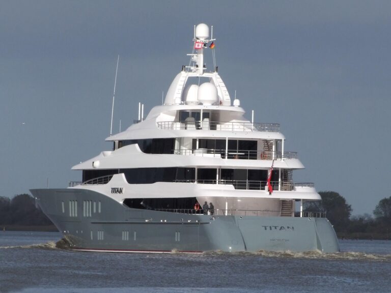 Aft Aspect: Yacht TITAN's Cruising Photograph