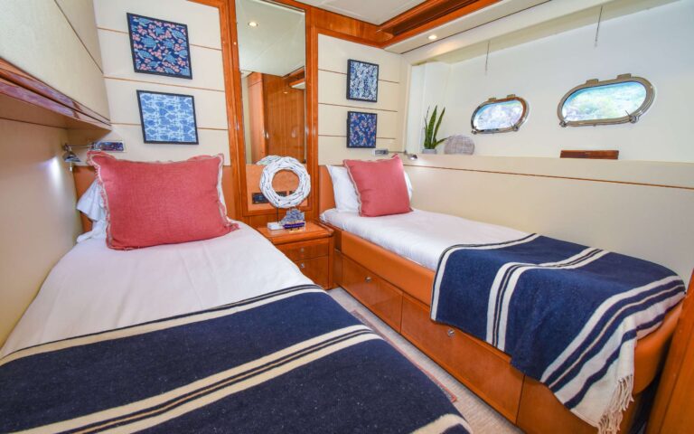 Twin cabin