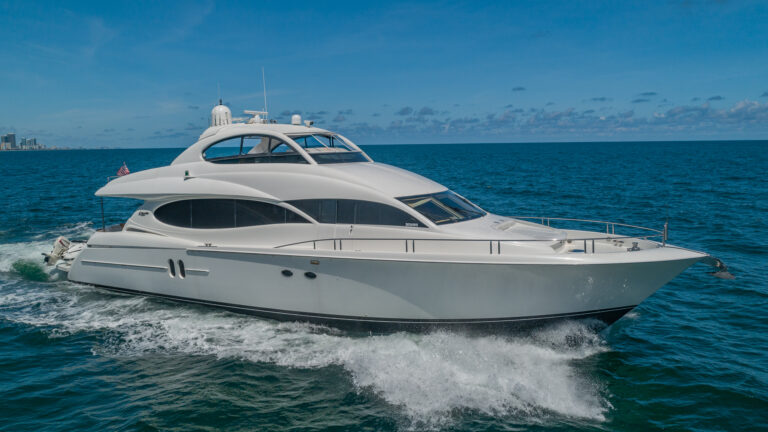 Motor yacht FINALLY