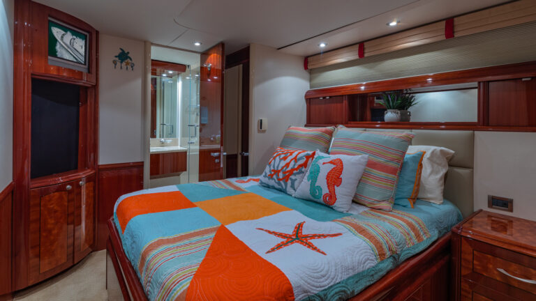 Guest cabin