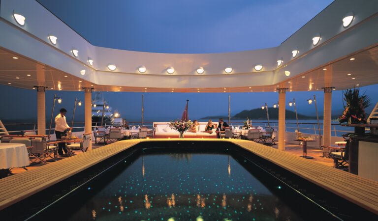 Life On Yacht GRAND OCEAN