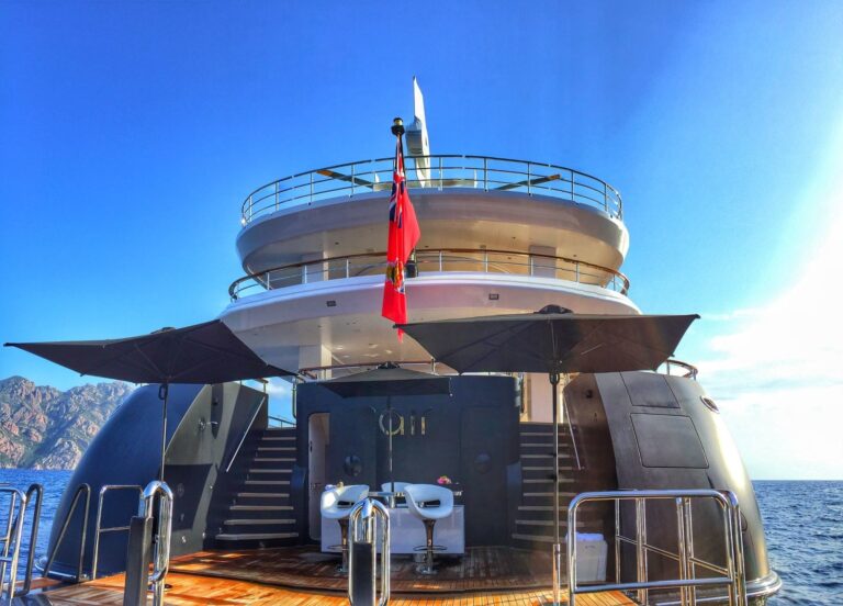 The 81m Yacht AIR