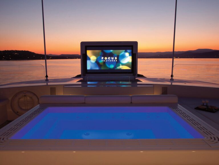 The 81m Yacht AIR