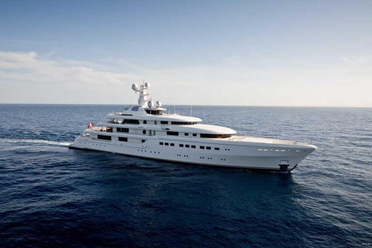 82m CUSTOM SUPERYACHT
