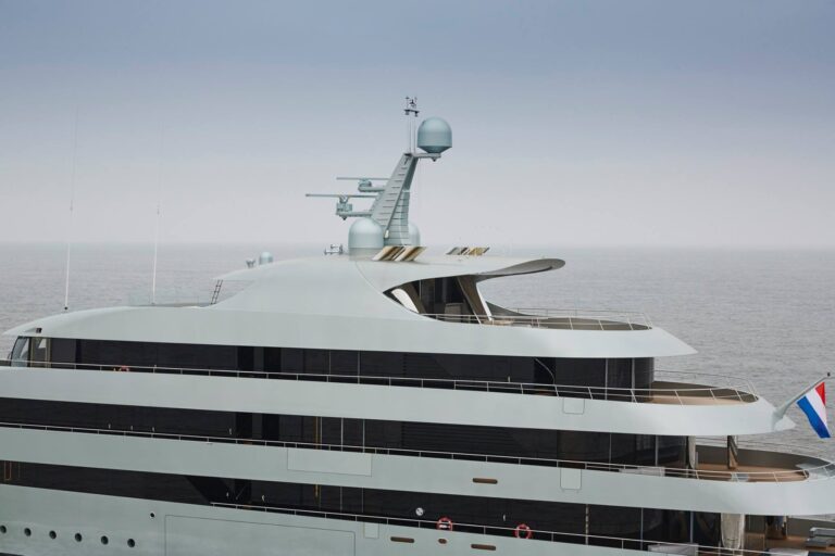 83m Feadship Yacht Detail