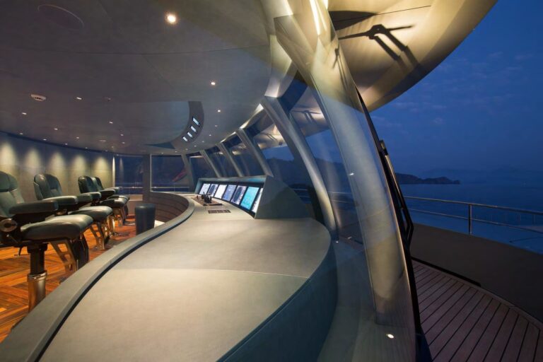 The 84m Yacht SAVANNAH