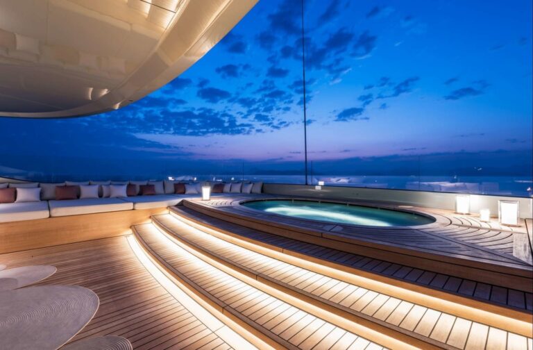 The 84m Yacht SAVANNAH