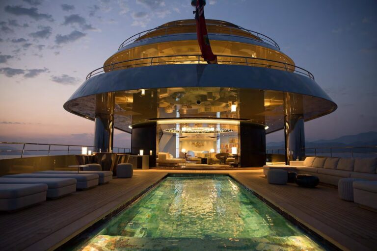 The 84m Yacht SAVANNAH