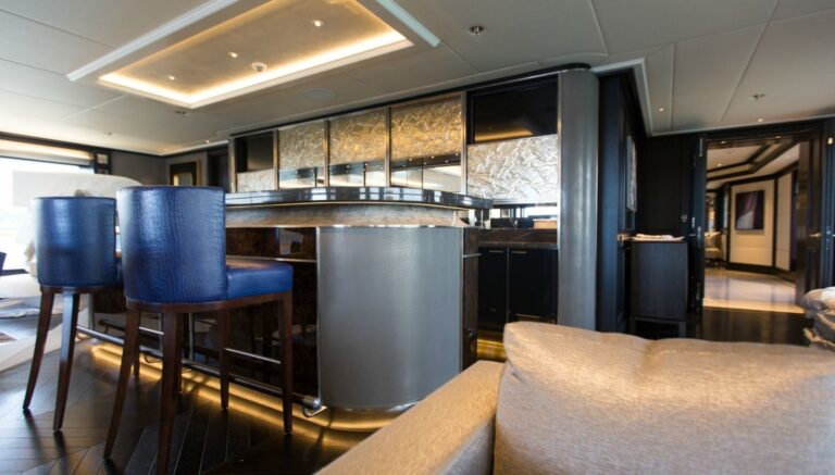 The 85m Yacht AQUILA