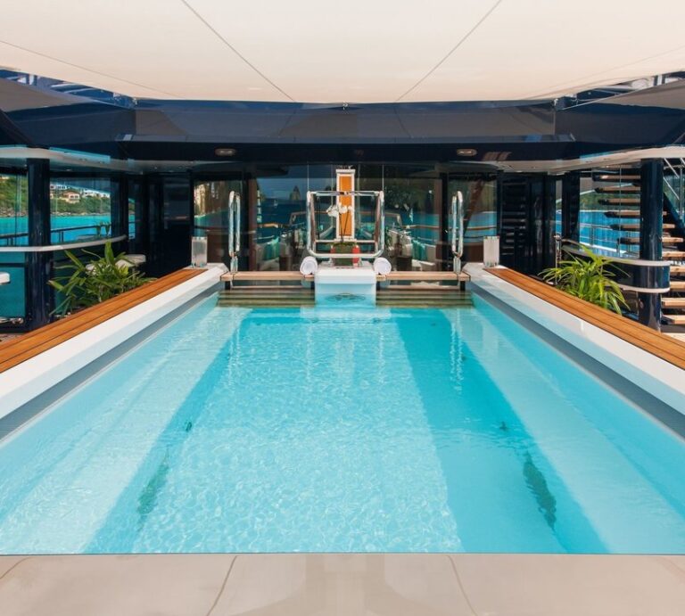 Life On Board Yacht SOLANDGE
