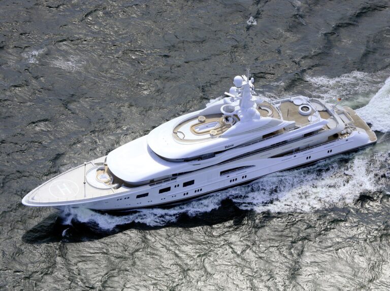 The 85m Yacht VALERIE