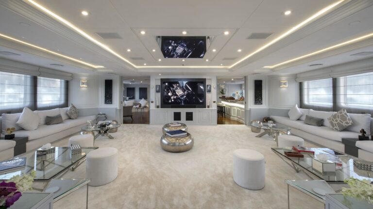 The 86m Yacht CHAKRA