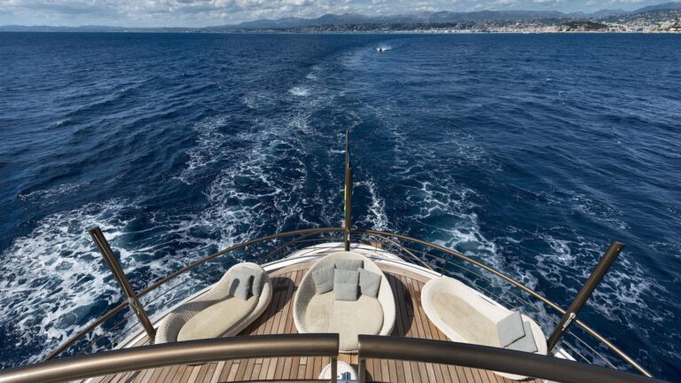 The 86m Yacht CHAKRA