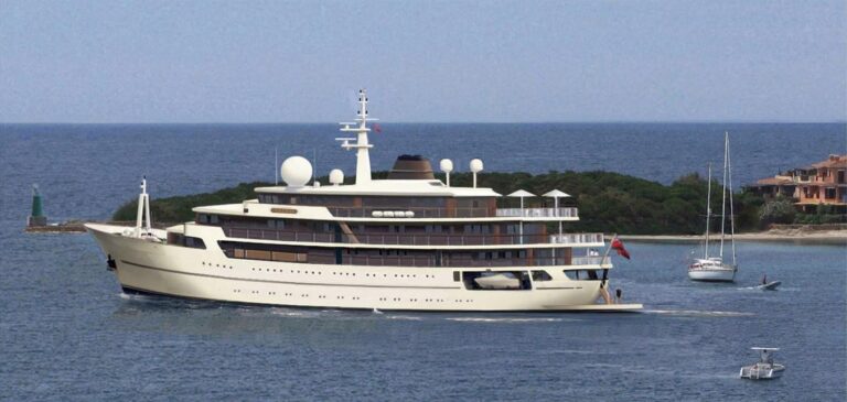 The 86m Yacht CHAKRA