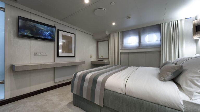 The 86m Yacht CHAKRA