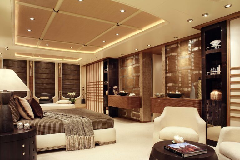 The 86m Yacht ECSTASEA