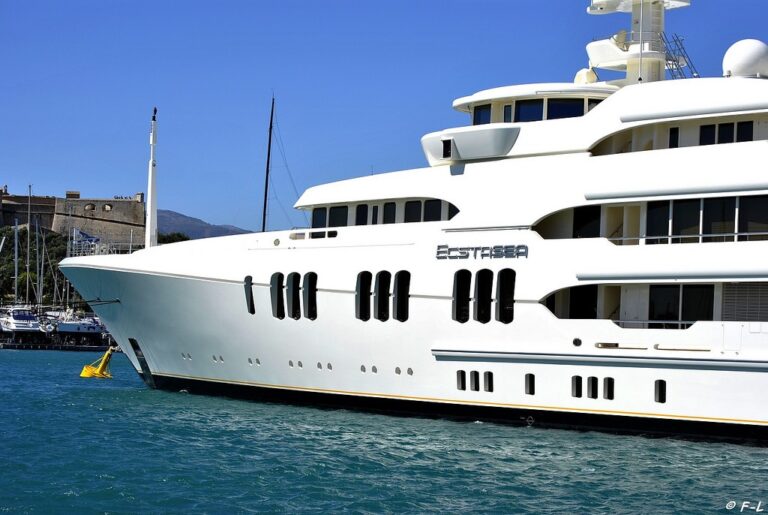 The 86m Yacht ECSTASEA