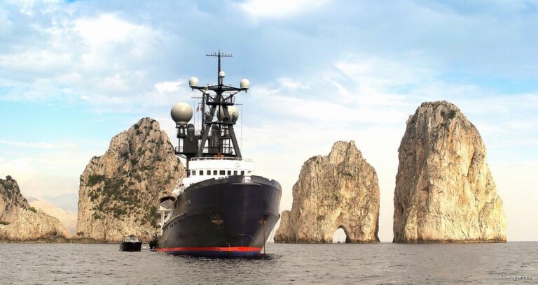 The 88m Yacht ARCTIC P