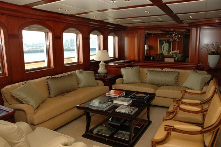 saloon