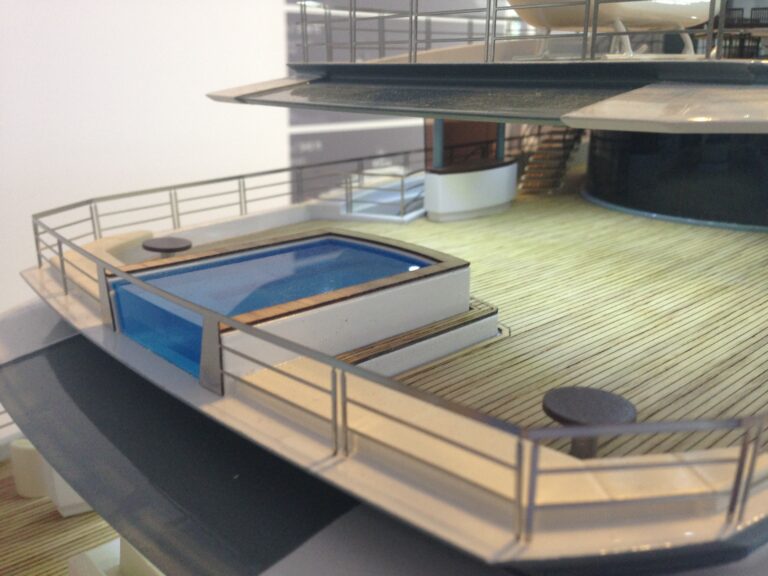 The 90m Yacht OCEANCO Y716