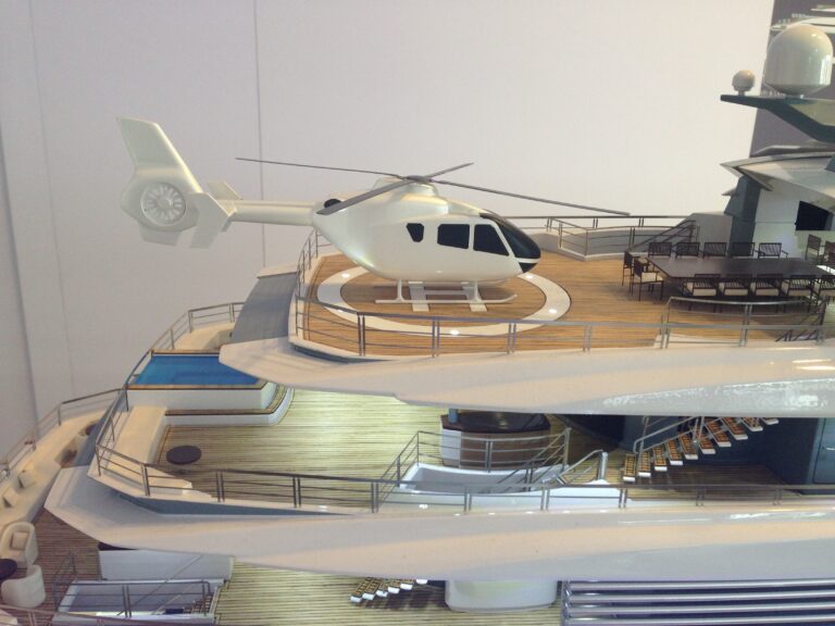 The 90m Yacht OCEANCO Y716