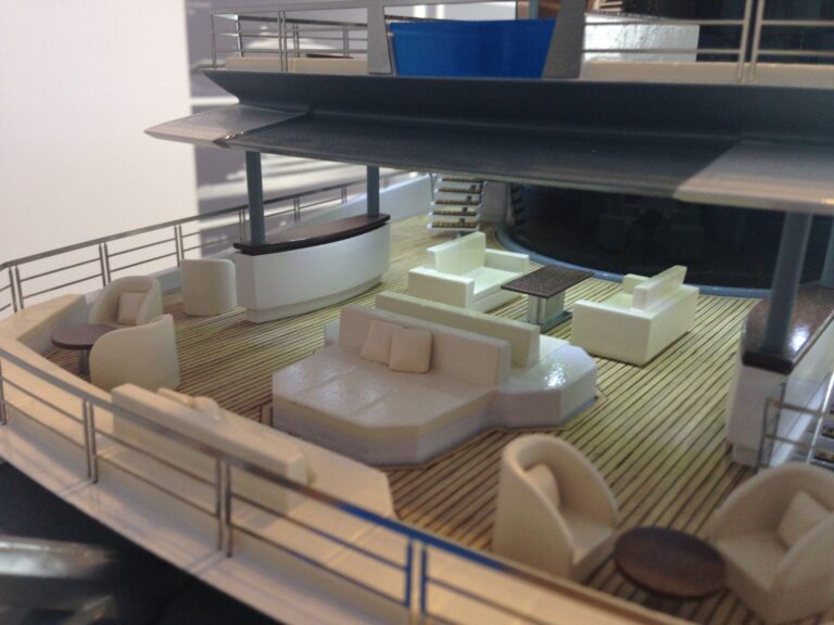 The 90m Yacht OCEANCO Y716