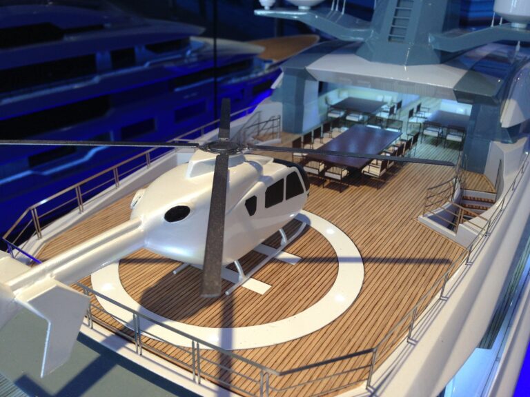 The 90m Yacht OCEANCO Y716