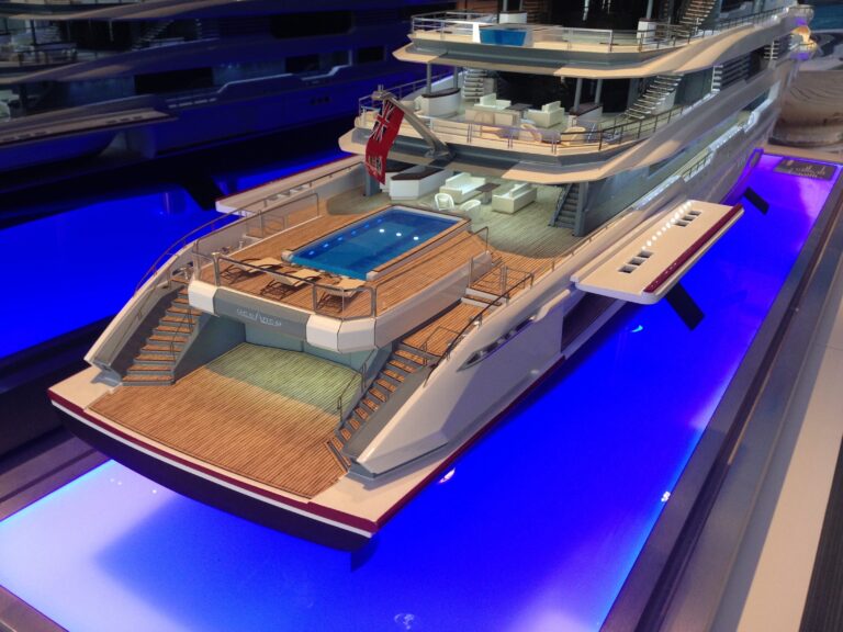 The 90m Yacht OCEANCO Y716