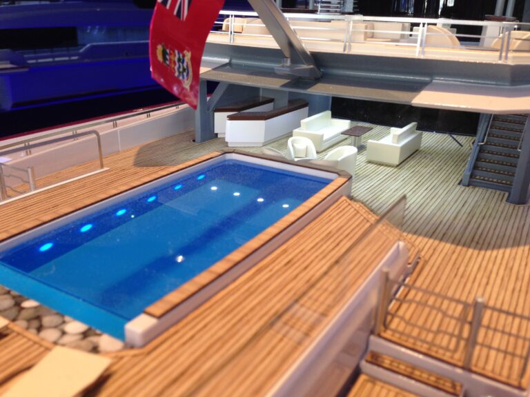 The 90m Yacht OCEANCO Y716