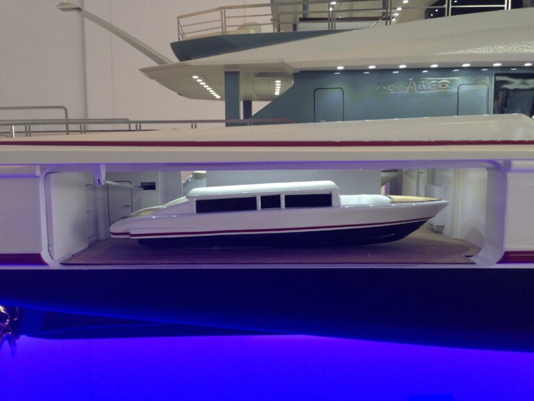 The 90m Yacht OCEANCO Y716
