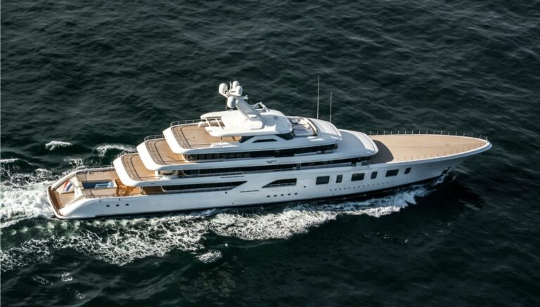 The 92m Yacht AQUARIUS