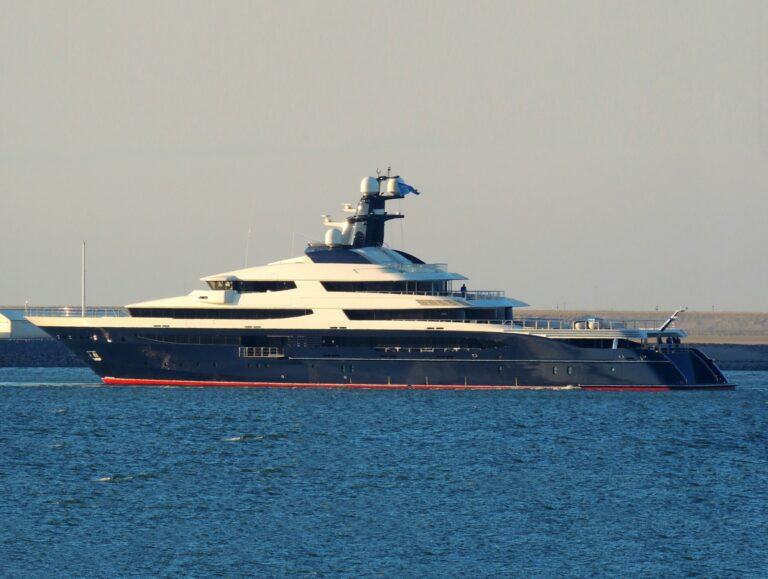91m yacht by Oceanco