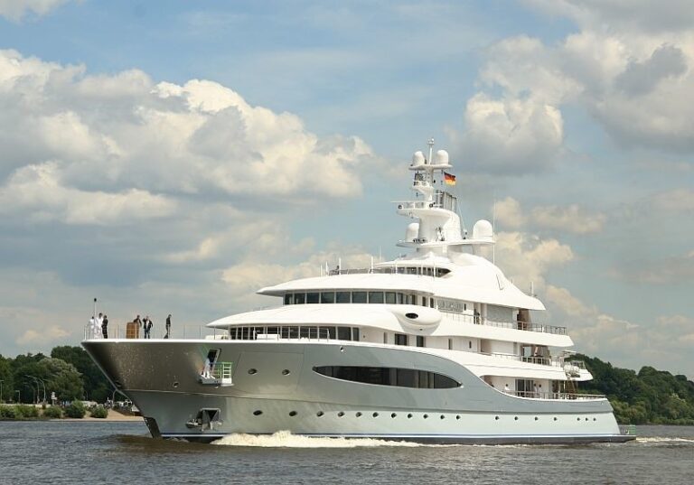 The 92m Yacht MAYAN QUEEN IV
