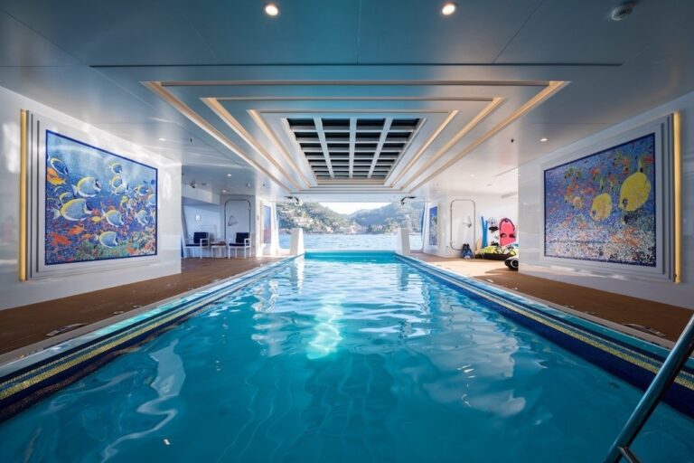 The 92m Yacht QUEEN MIRI