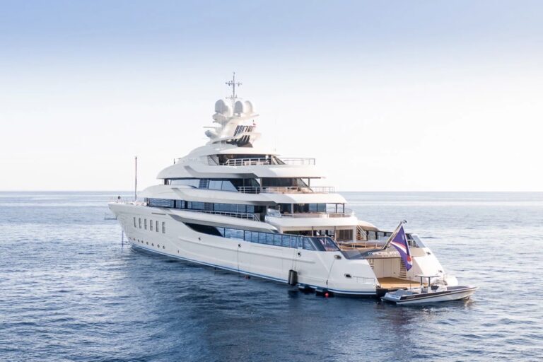 95M LURSSEN MEGA YACHT  - Stern View
