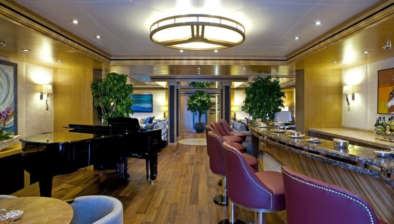 main saloon bar and grand piano