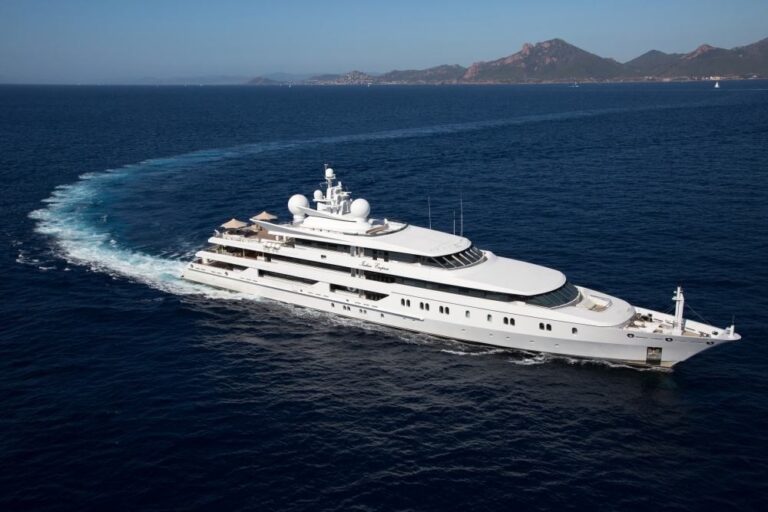 Cruising Aboard Yacht INDIAN EMPRESS
