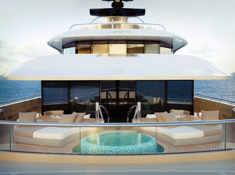 Jacuzzi Pool