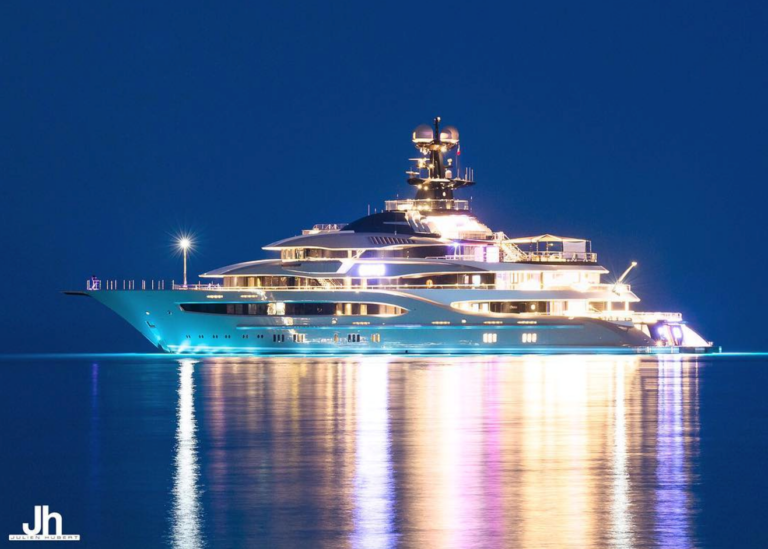95m Mega Yacht - Photo Credit Julien Hubert
