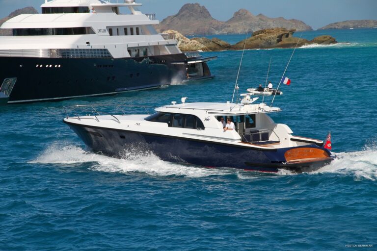 The 96m Yacht LIMITLESS