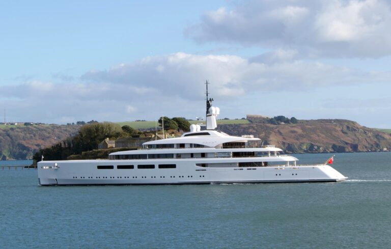 The 96m Yacht VAVA II